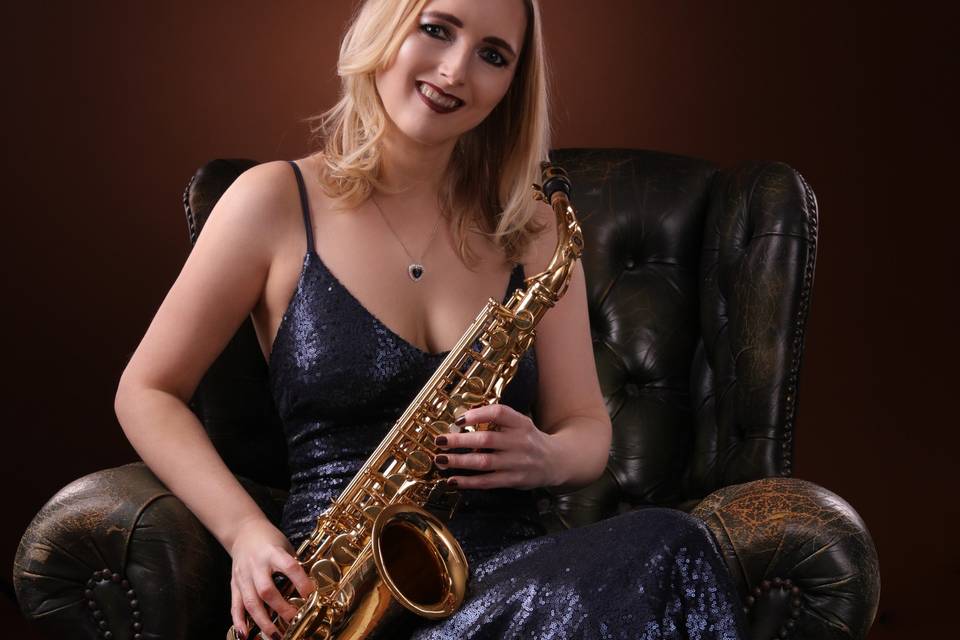 Clare Saunders - Pianist & Saxophonist