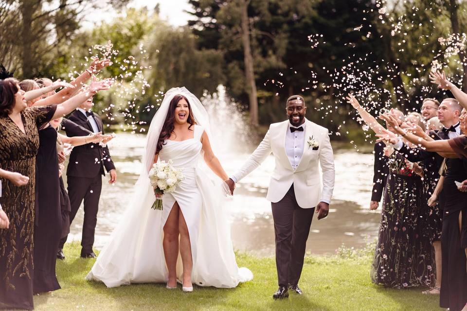 Confetti throw