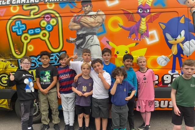 Kids at the gaming party