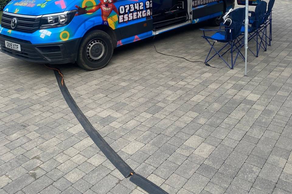 Outdoor screen of gaming bus