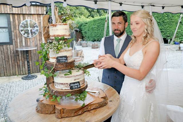 Cutting the cake