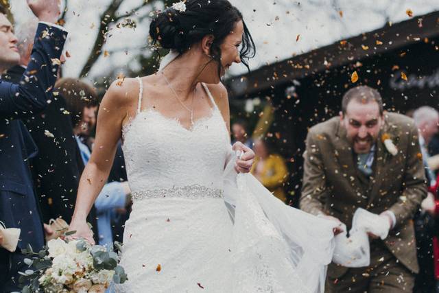 Natural confetti included