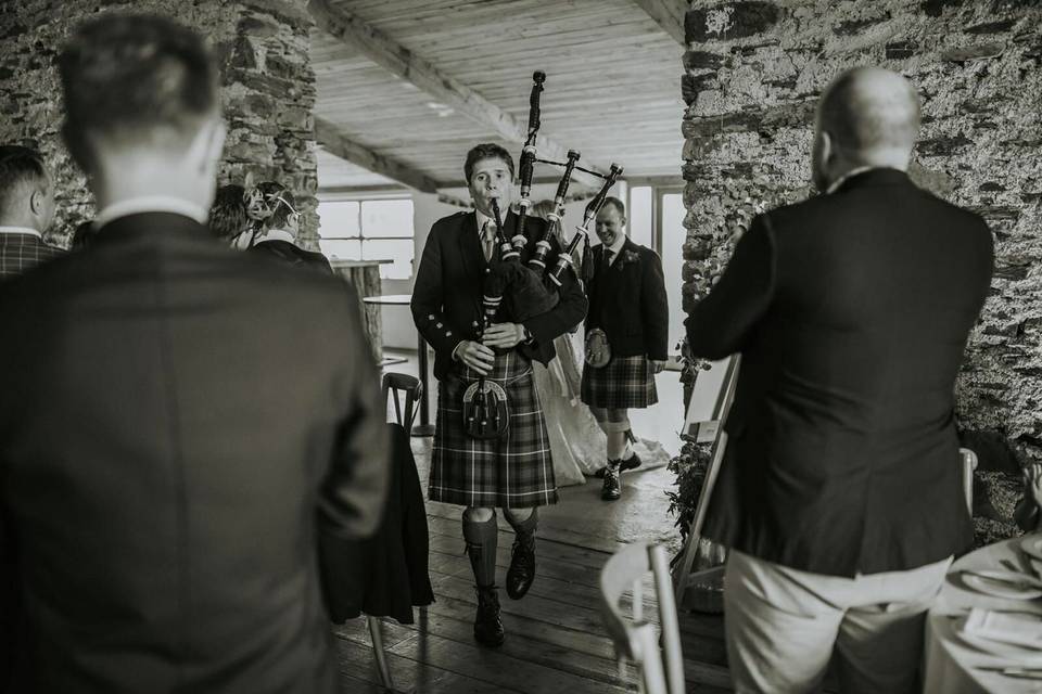 Piping to the top table