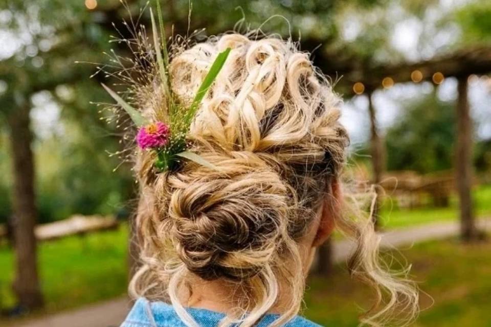 Curly hair bridal bun