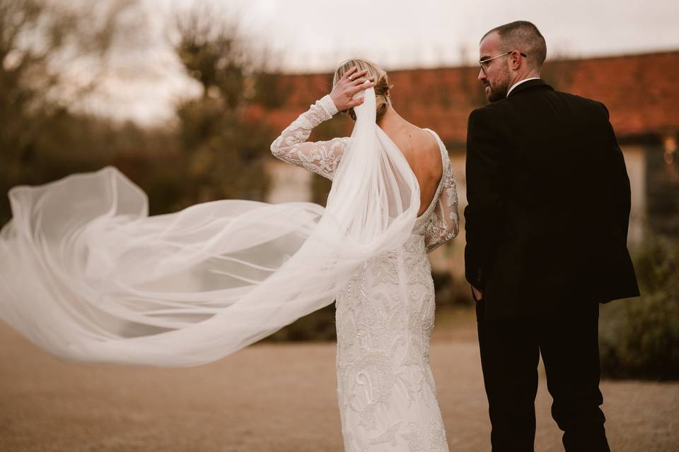 Veil in the wind