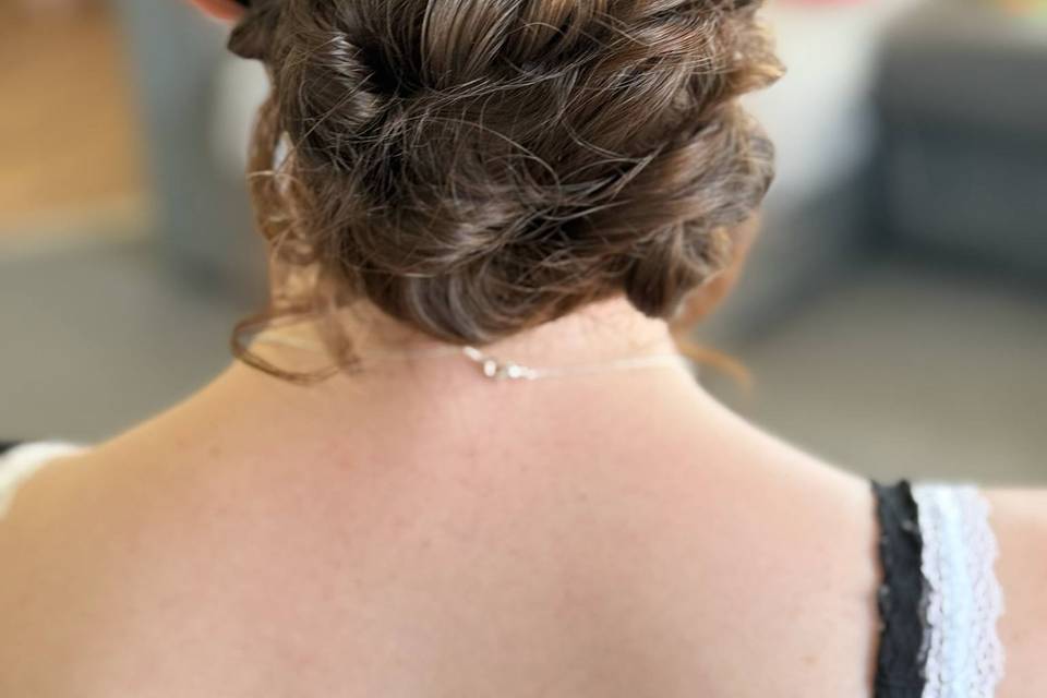 Natural curly hair encorporate