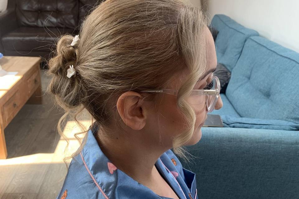 Low bun for fine hair 🥰