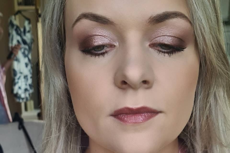 Bridesmaid makeup pink tones