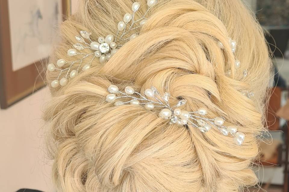 Bridal updo with extensions