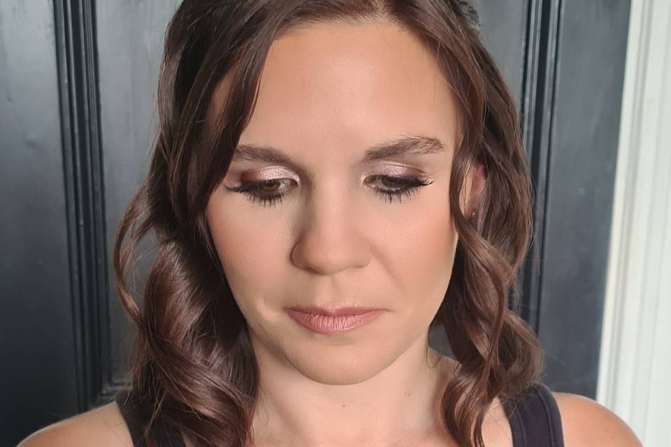 Bridal makeup with natural bro