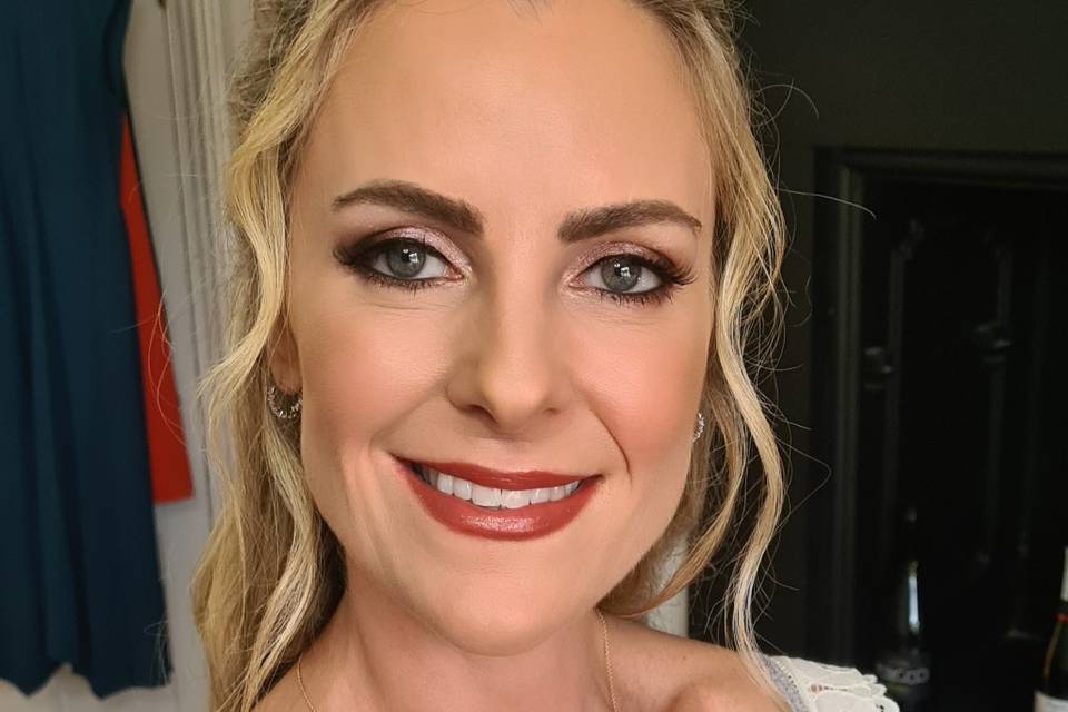 Bridal soft glam makeup