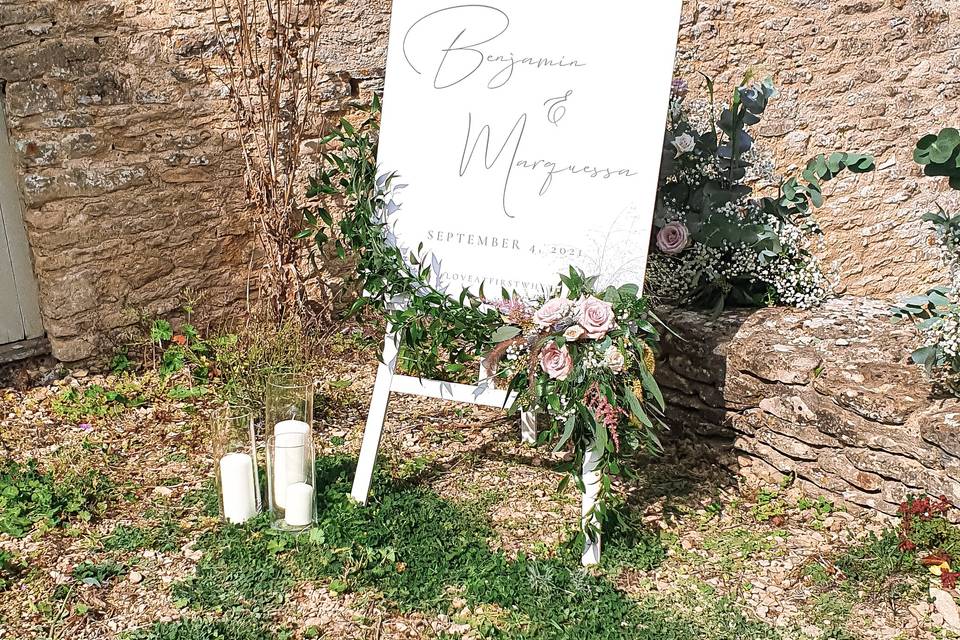 White Welcome Sign