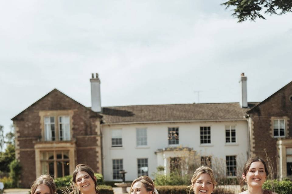 Glewstone Court Lois 🤍