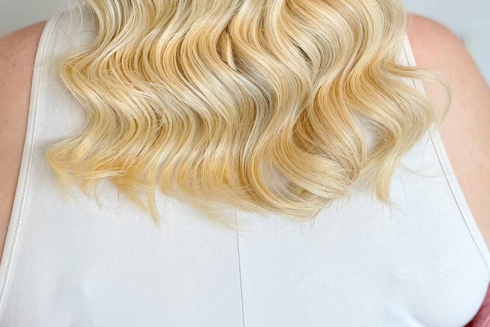 Soft Hollywood waves