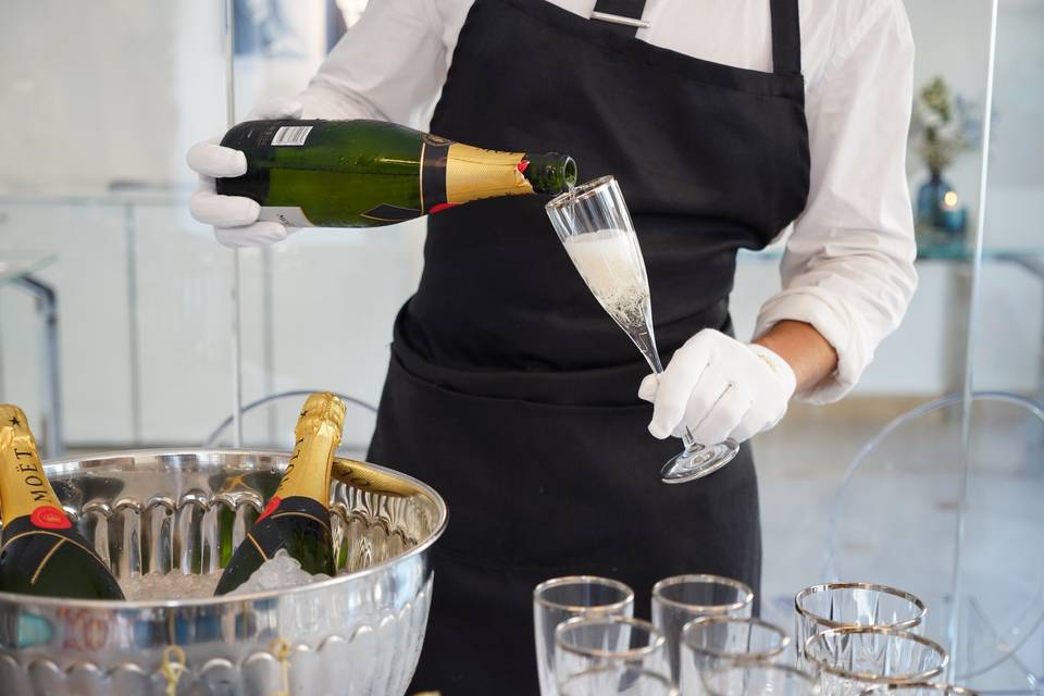 Delicious Champagne service