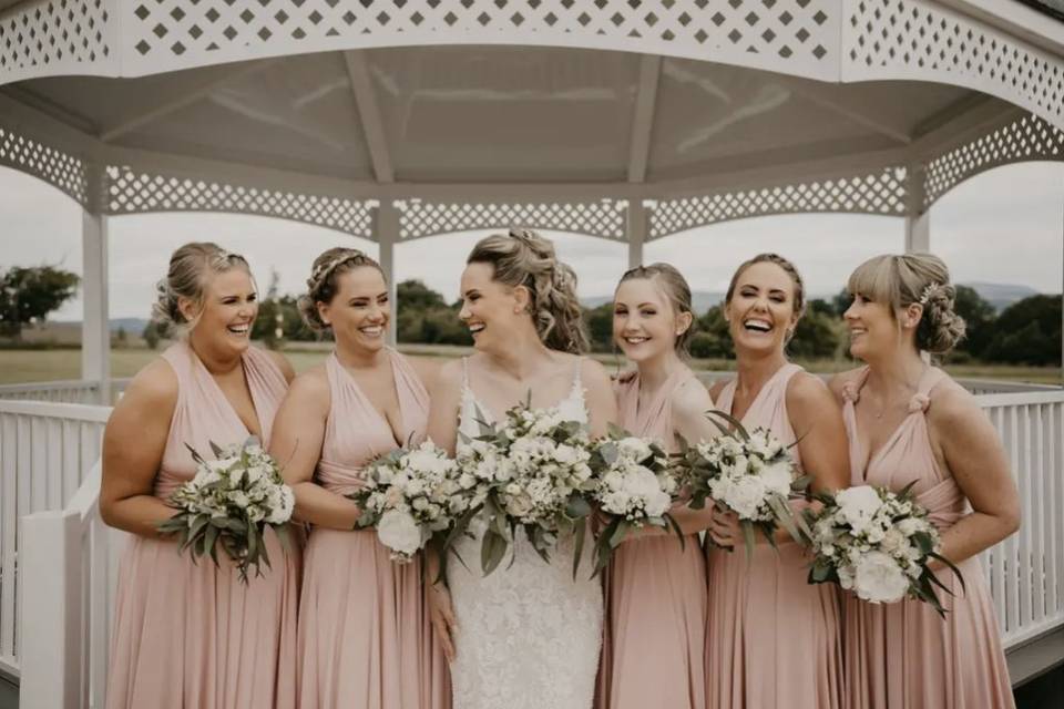 Bridesmaids portraits