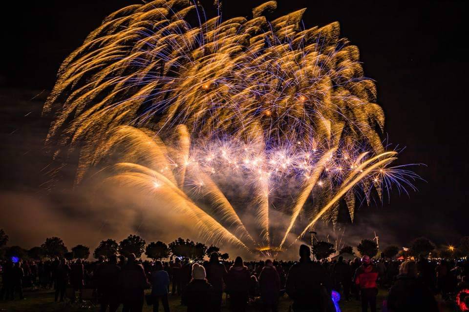 Pyromusical wedding fireworks