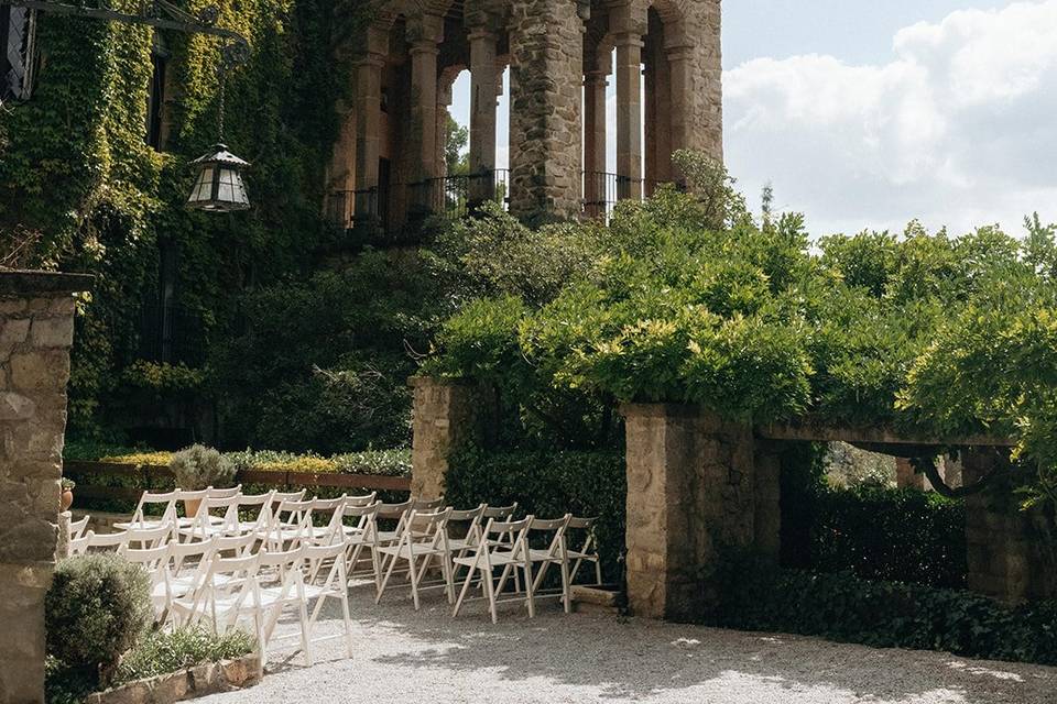 English couple catalan castle