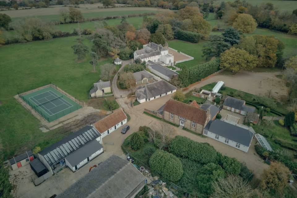 52 Acres of grounds