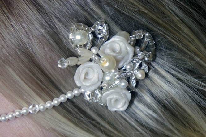 Kirsty - headpiece close up