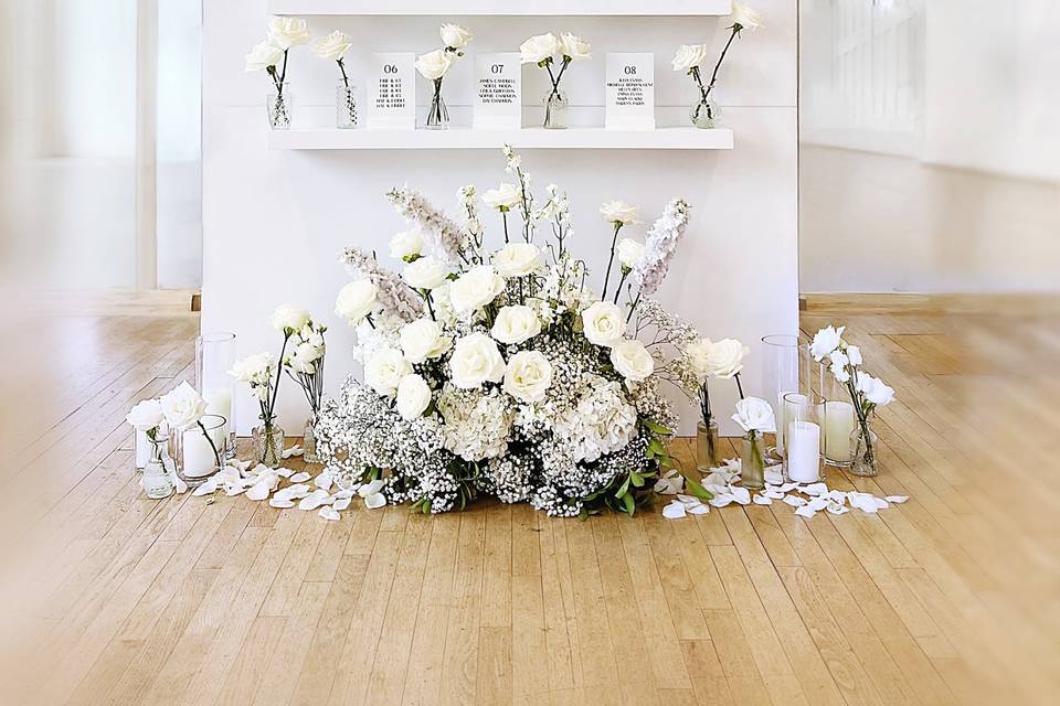 Champagne wall / seating plan