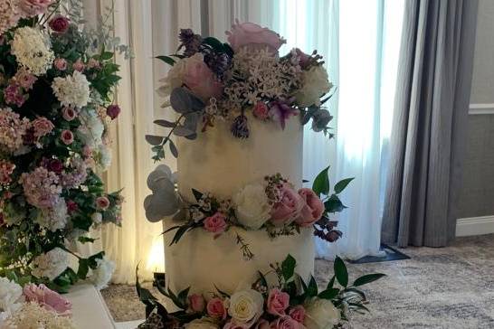 Fondant wedding cake