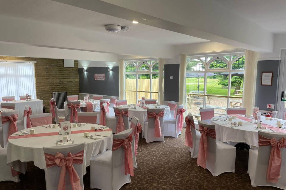 Reception setup with pink details