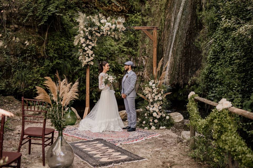Newlyweds at the waterfall