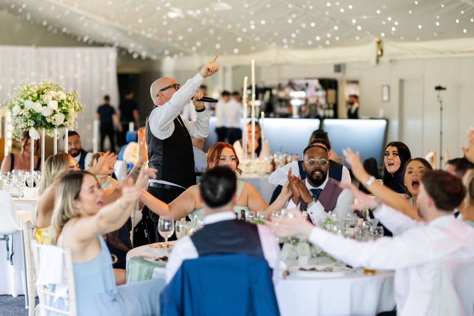 Our singing waiter enterta