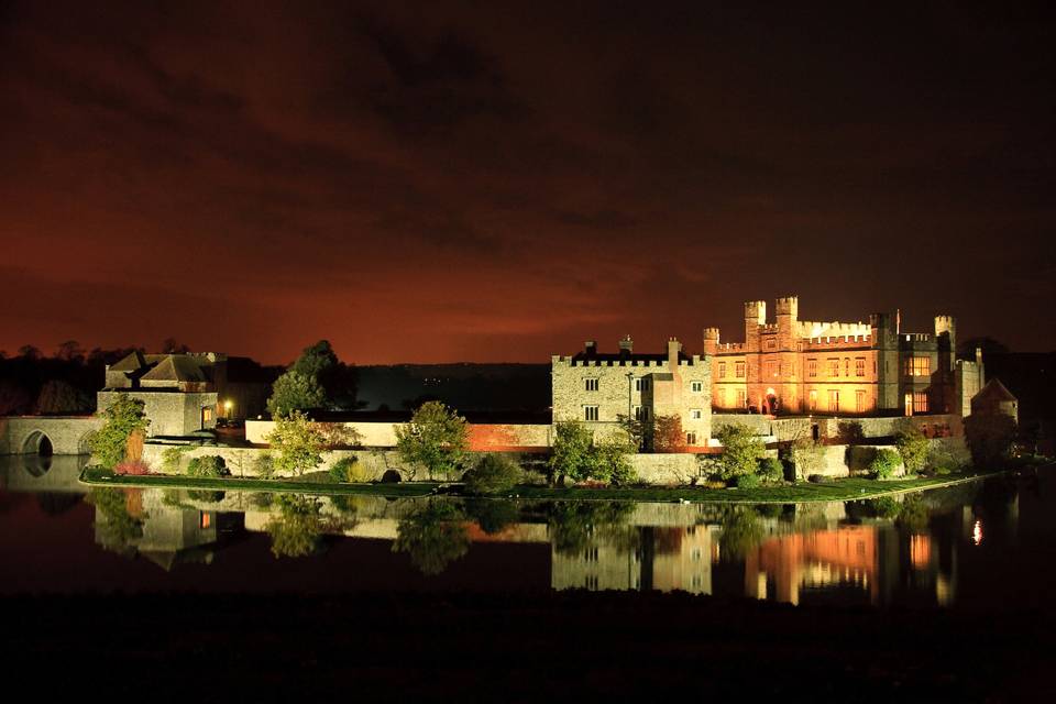 Leeds Castle at night