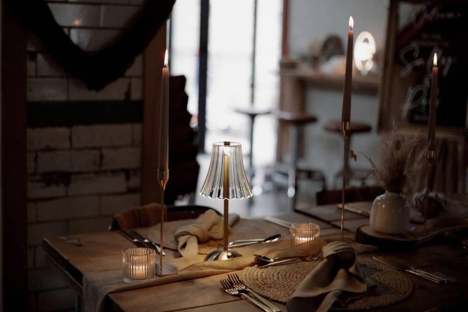 Table with lamp