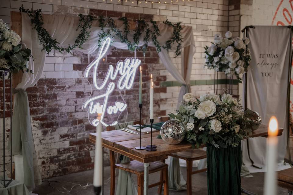 Crazy in love neon