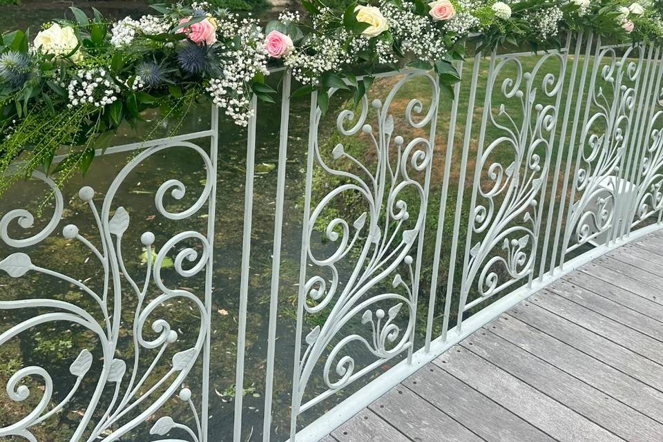 Rose Gyp Garland