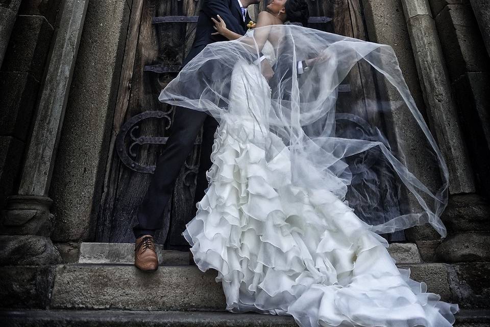 Flowy dress and veil