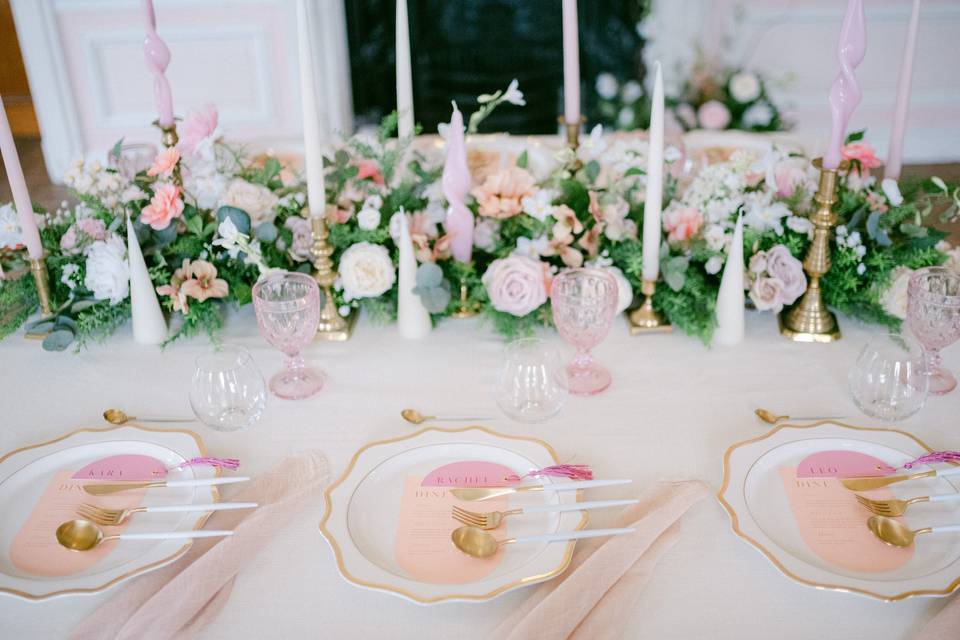 Modern wedding table