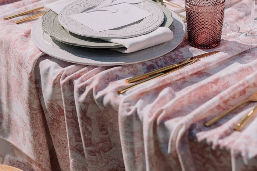 Textured tablecape