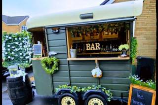 The Horseshoe Quality Mobile Bar