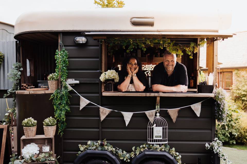 The Horseshoe Quality Mobile Bar