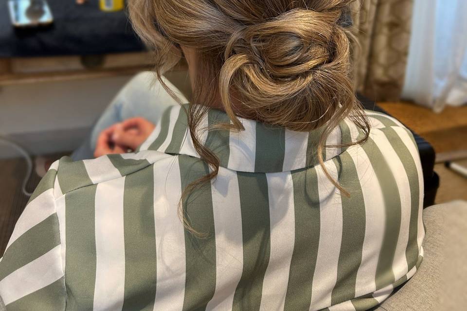 Twisted low bun