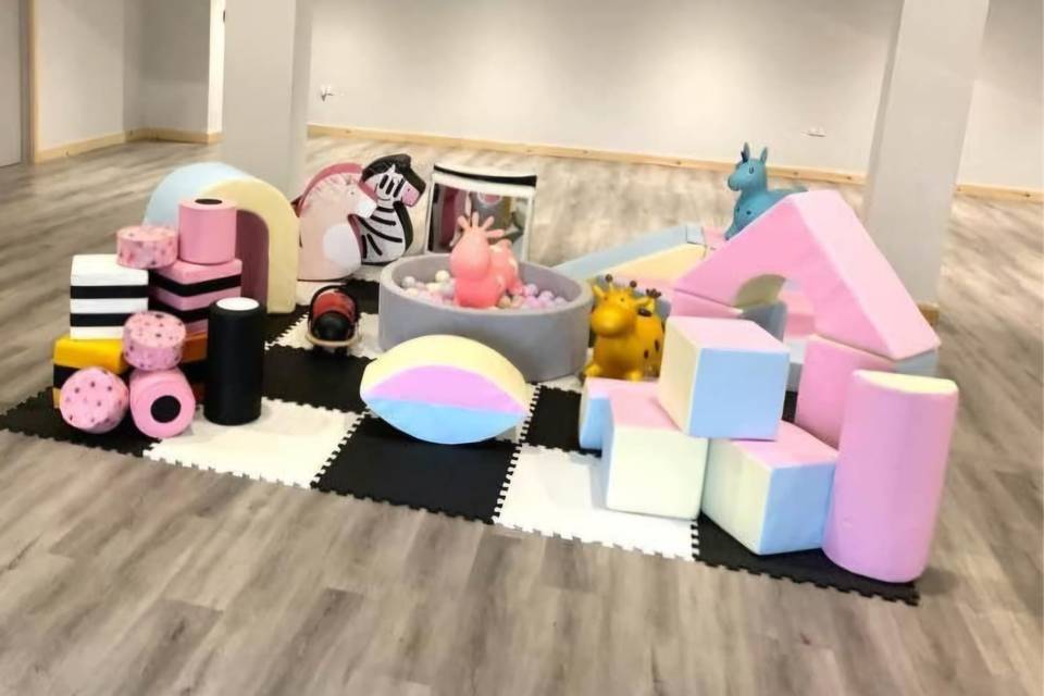Mix of Pastel and black and wh
