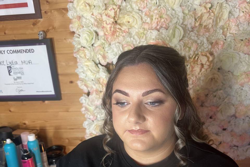 Graduation makeup and hair