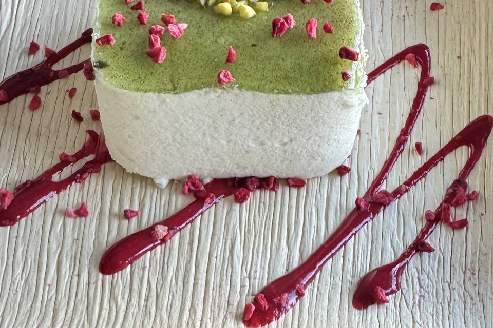 Pistachio dessert