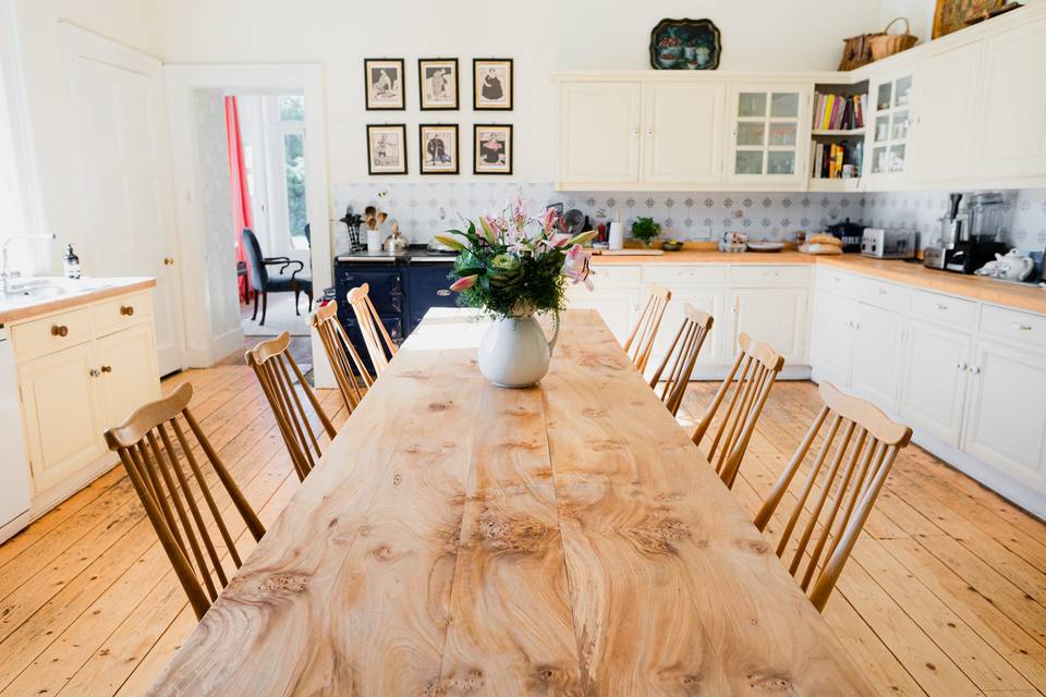 Farmhouse-style Kitchen