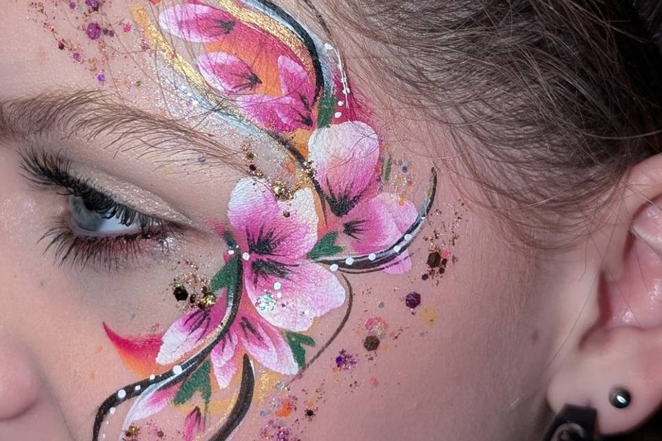 Floral eye design