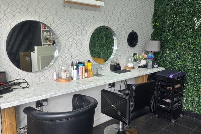 SALON