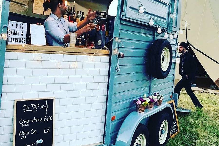 Vintage Horsebox Bar