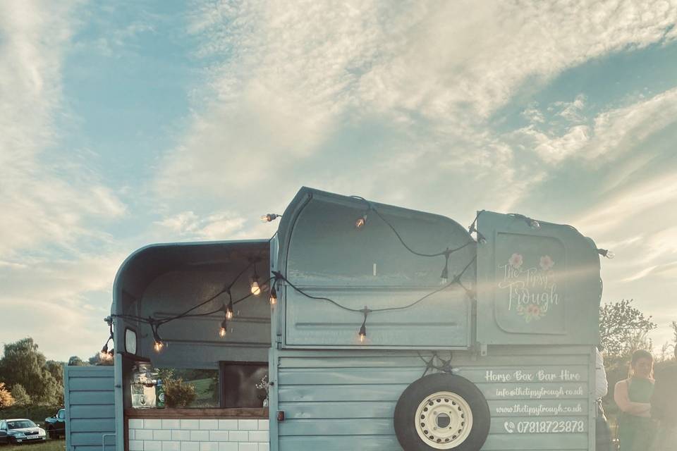 Vintage Horsebox Bar