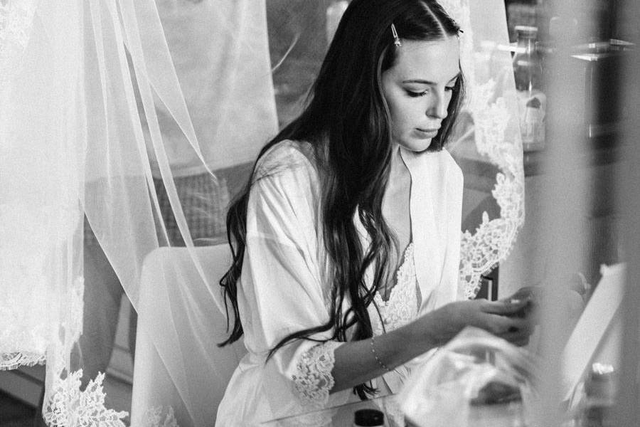 Bride's veil, candid