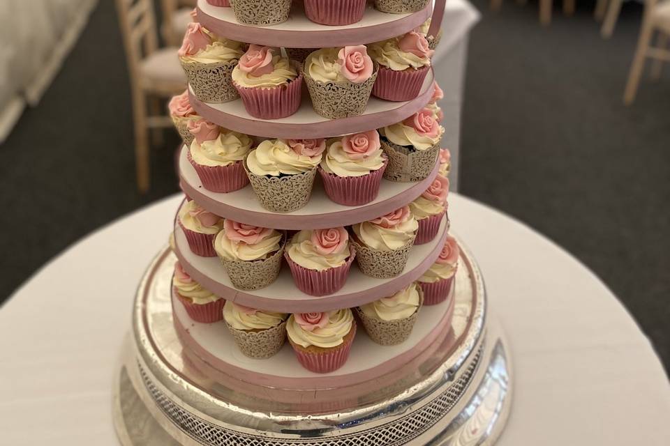 Pink roses cupcakes