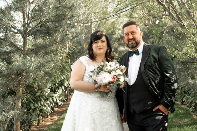 Bride and Groom Pose